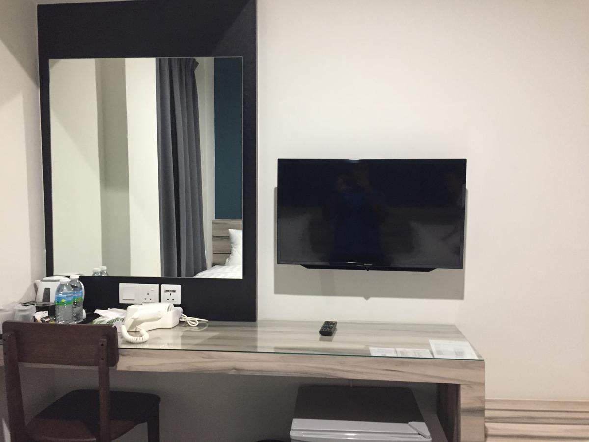 Meriton Inn Kuantan Ngoại thất bức ảnh
